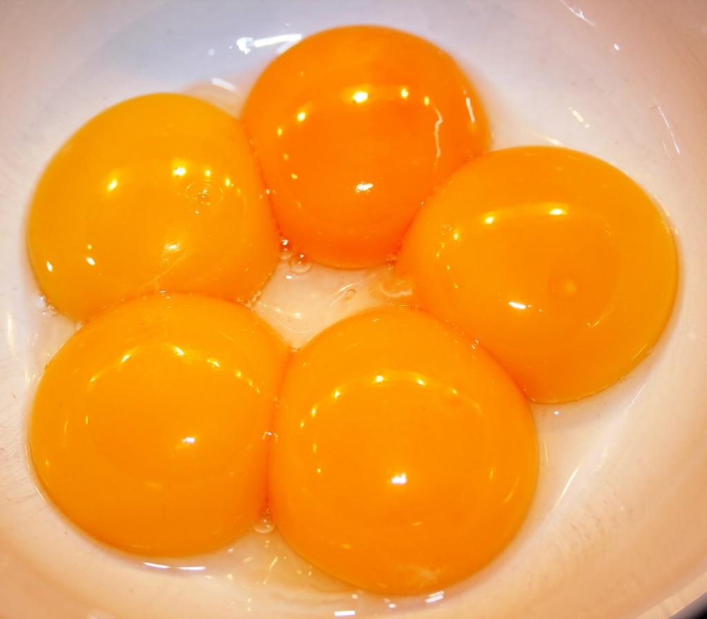Công thức làm đẹp da với trứng gà | Tuệ Linh