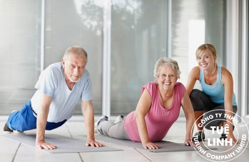 tập thể dục tốt cho đau xương khớp ở người cao tuổi