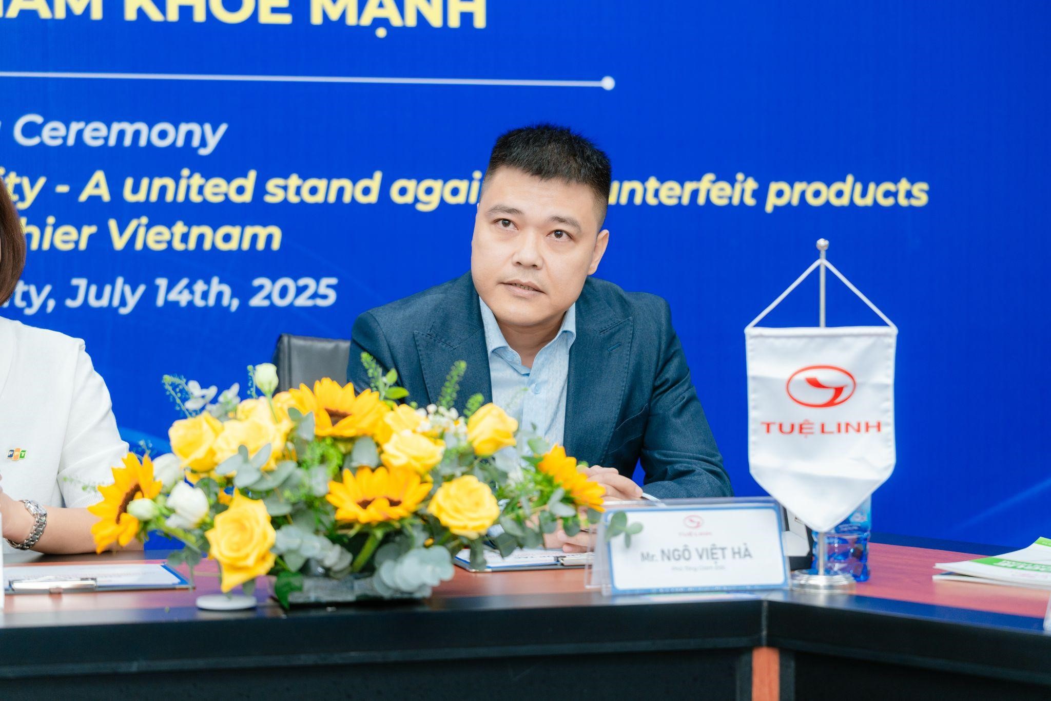 Ông Ngô Việt Hà, Phó Tổng Giám đốc Công ty Tuệ Linh phát biểu tại buổi lễ ký kết